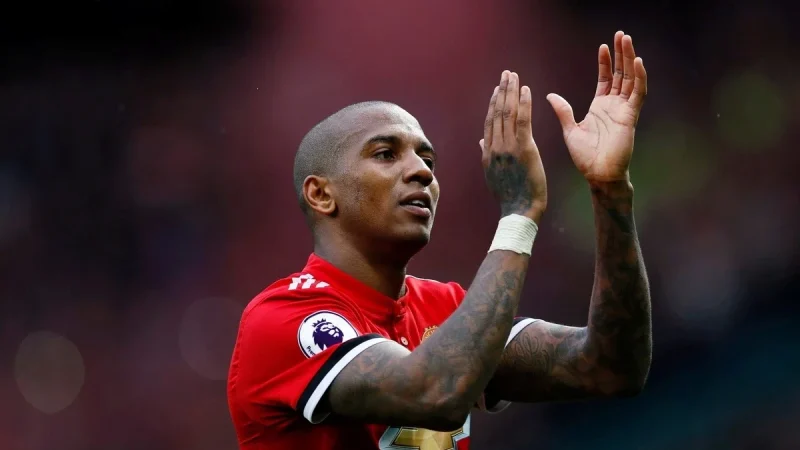 Ashley Young tuyên bố giải nghệ sau hơn 22 năm thi đấu